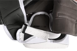 Bauer Vapor Hyperlite2 Senior Goalie Catcher -Hockey Shop 1061626 BTH23 GOAL STICKS ELITE SR MTOBLACK catalog front 21eb9c2a 1e96 402d bb23 a3bf7d0b586b