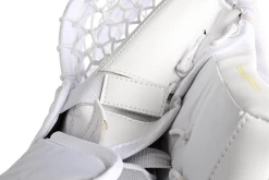 Bauer Vapor Hyperlite2 Senior Goalie Catcher -Hockey Shop 1061626 BTH23 GOAL STICKS ELITE SR MTOBLACK catalog front 2d118db7 16d6 4393 b733 70bdb9e63be0