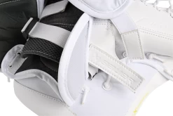 Bauer Vapor Hyperlite2 Senior Goalie Catcher -Hockey Shop 1061626 BTH23 GOAL STICKS ELITE SR MTOBLACK catalog front a2a37b85 c163 4f5a a5d2 795de70021e9